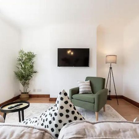 Metropolitan - 2 Bed, Private Parking Apartment, Great Commercial Home From Home Stay! Саутгемптон Екстер'єр фото