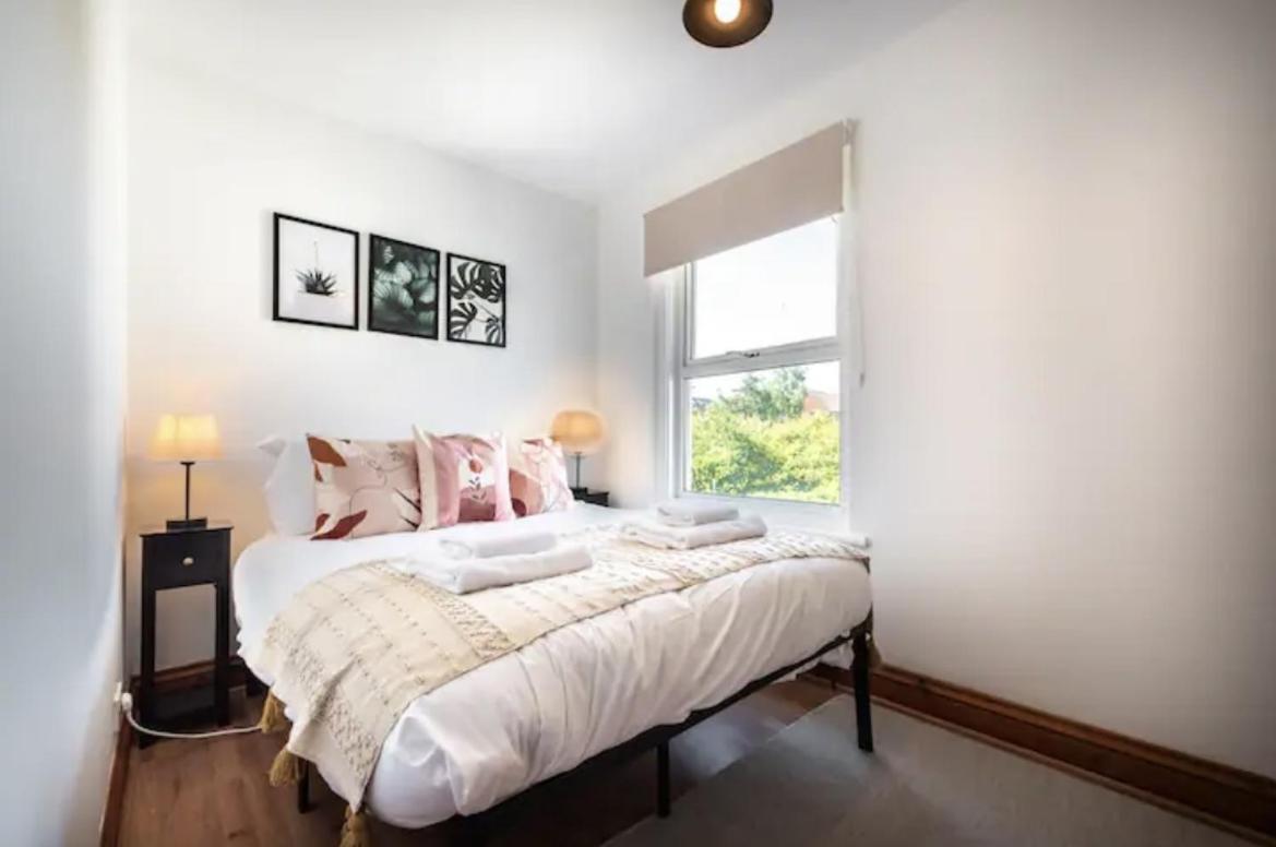 Metropolitan - 2 Bed, Private Parking Apartment, Great Commercial Home From Home Stay! Саутгемптон Екстер'єр фото